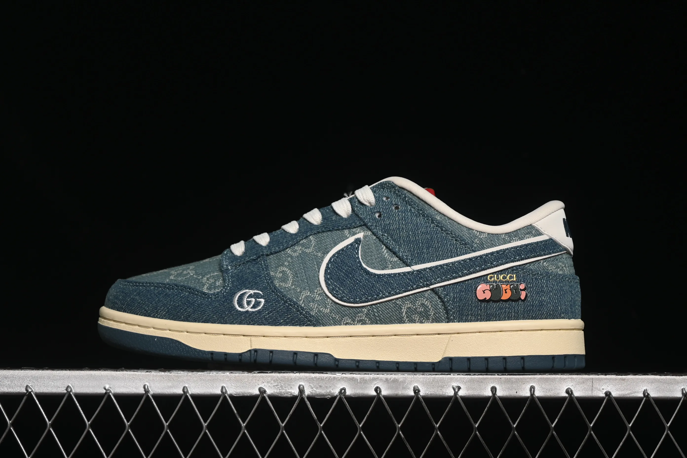 All categories Nk SB Dunk Series Nk SB Dunk Low High-end customized low-top sneakers Nike SB Dunk Low Gucci co-branded blue denim Anniversary high-end customized low-top casual sneakers SC0601-454